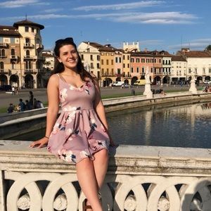 Meet your Posher, Simone